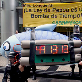 Pez Bomba Inflable Greenpeace